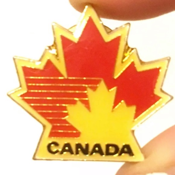 Vintage 1989 Hockey Canada NHL Collectible Pin Maple Leaf Red Gold Ice Lapel - Picture 2 of 4